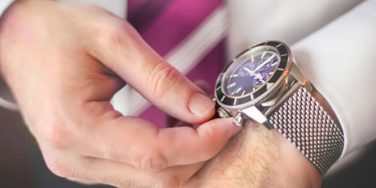 Tips for Choosing Which Side Men Should Wear Watches