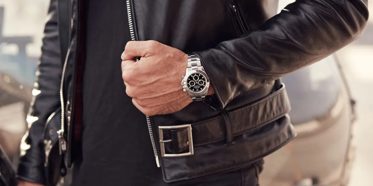 Choosing the Right Side to Wear a Watch Based on Gender